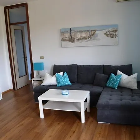 Inviting With Pool Near The Διαμέρισμα Λινιάνο Σαμπιαντόρο