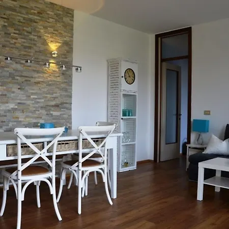 Διαμέρισμα Inviting With Pool Near The *