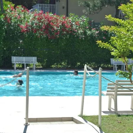 Διαμέρισμα Inviting With Pool Near The *
