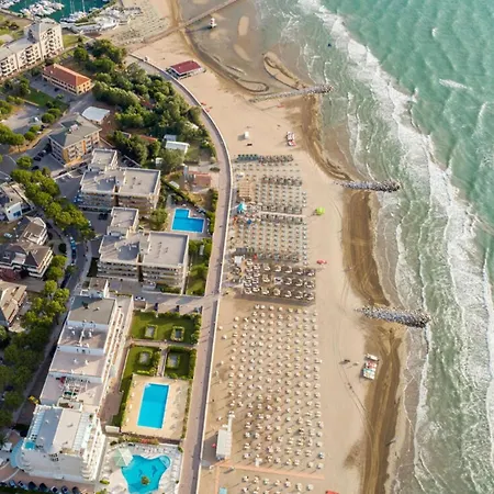 Inviting With Pool Near The Διαμέρισμα Λινιάνο Σαμπιαντόρο